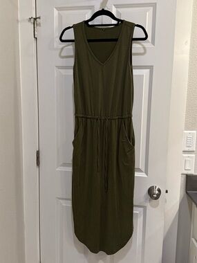 SHEIN Olive Green Sleeveless V-Neck Maxi Dress with Drawstring
